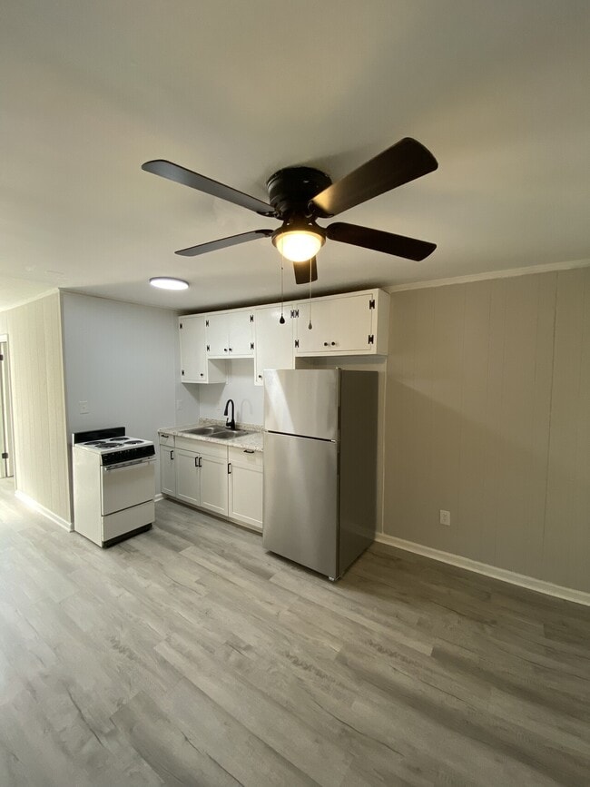 Building Photo - 913 N Weldon St