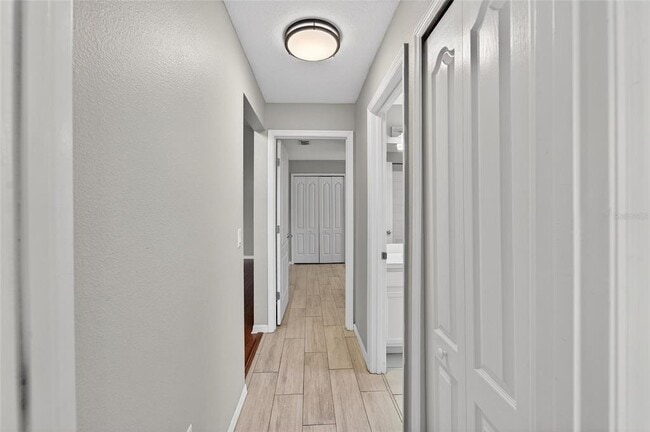 Building Photo - 11305 Symmes Lake Dr