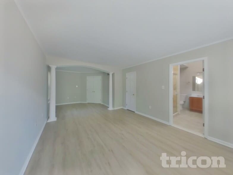 Building Photo - 2201 Grant Ct