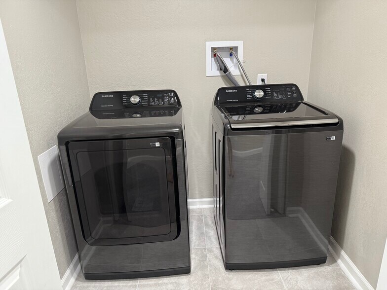 Building Photo - 1539 Fairfax St