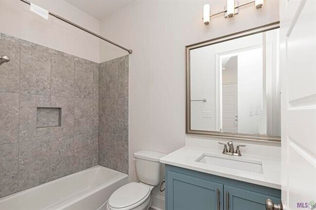 Building Photo - 4 Bedroom House in Rouzan