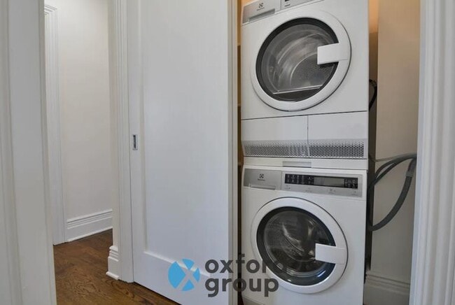 Building Photo - 2 bedroom in New York NY 10023