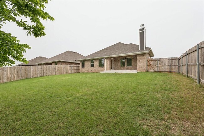 Building Photo - 16129 Villa Valeria Way