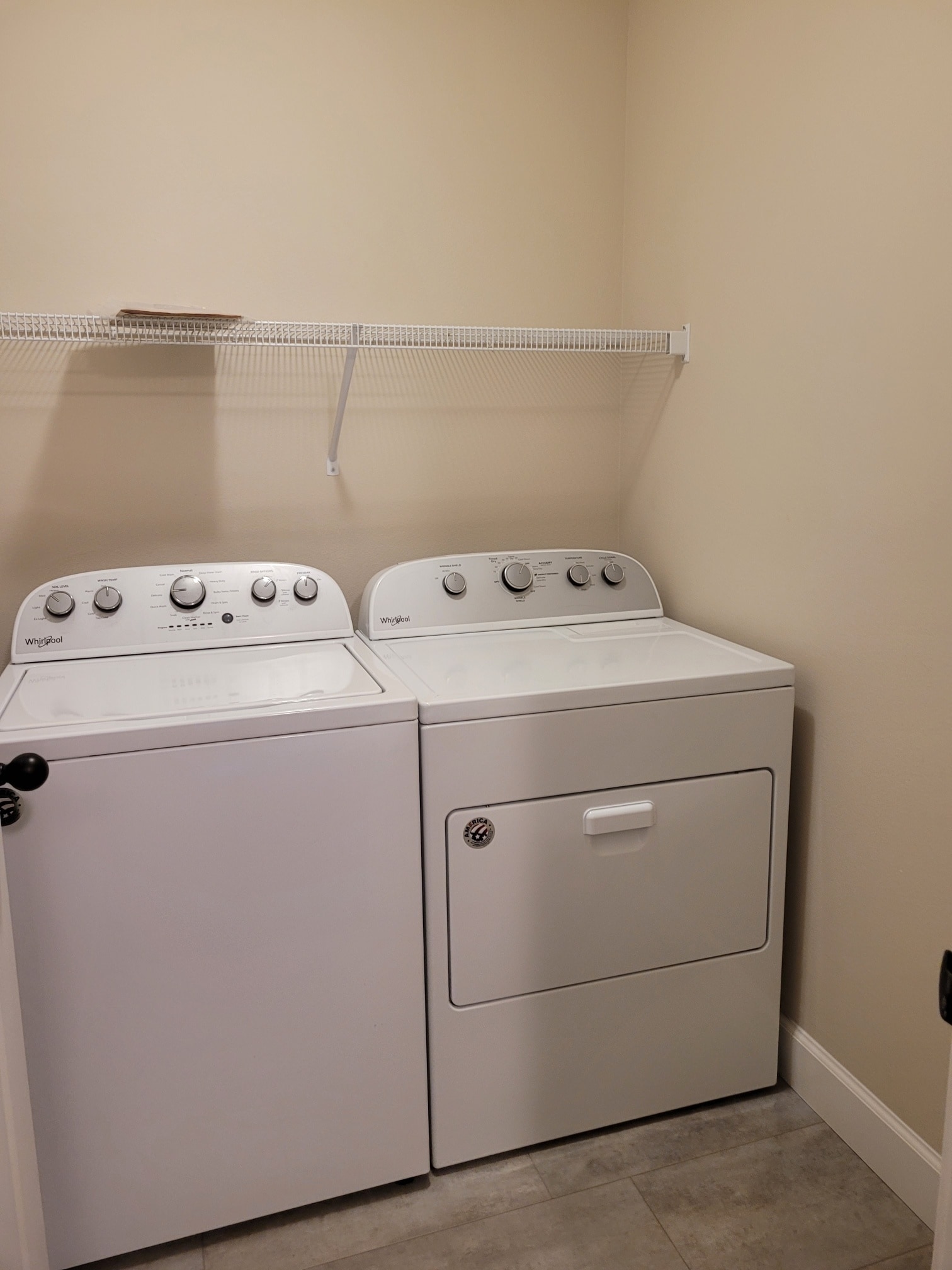 Building Photo - 3170 NE Coho St