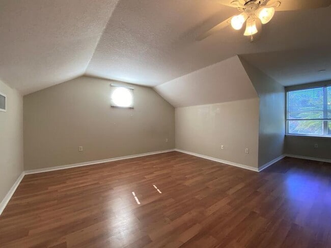 Building Photo - 10885 Piping Rock Cir