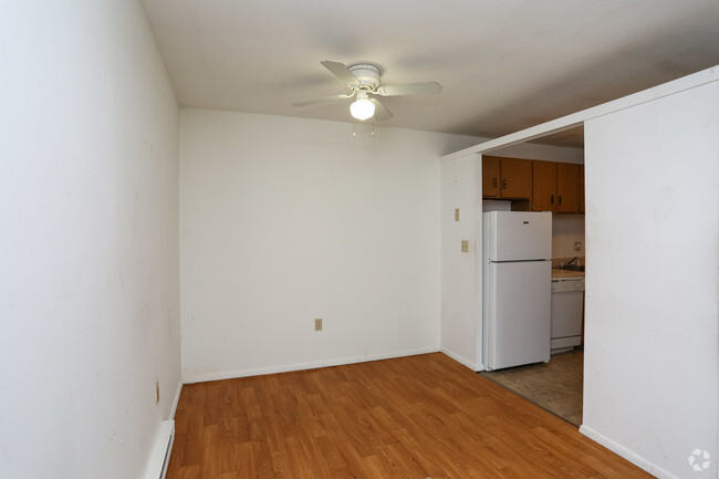 Dining Room - Ridgeview Heights Apartments