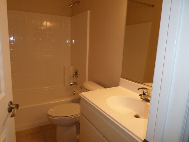 Building Photo - 5005 Golondrina Way