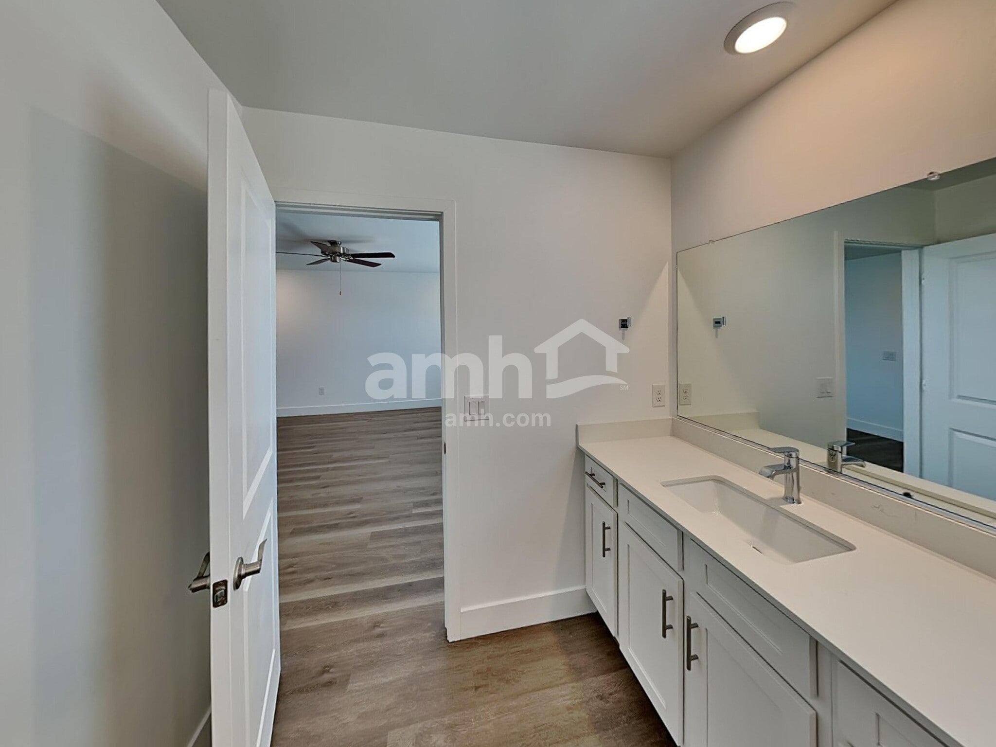 Building Photo - 9559 E Friedel Dr