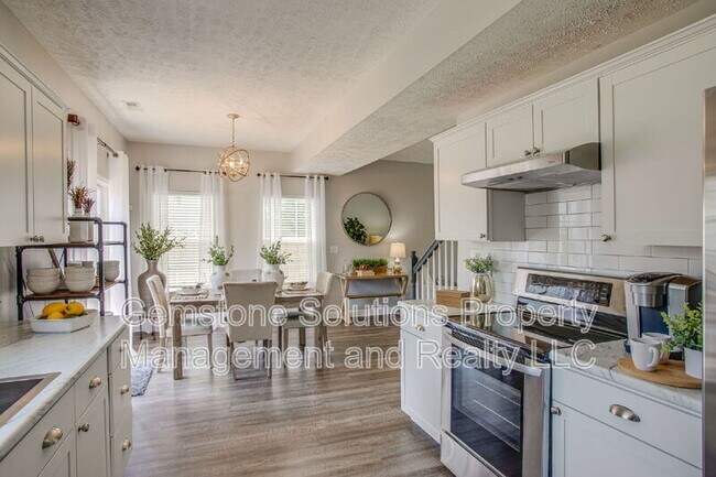 Building Photo - 1903 Baslia Ct