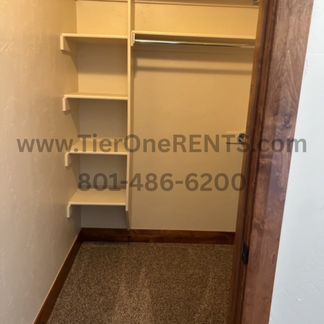 Building Photo - NO DEPOSIT Option Available for This Prope...