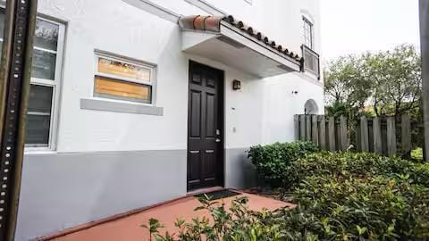 Building Photo - 785 SW 148th Ave