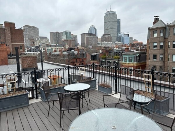 Building Photo - 251 Beacon St