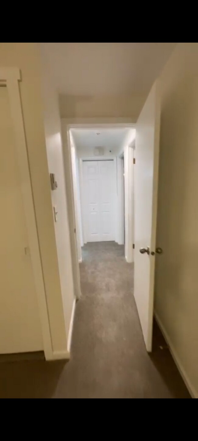 Building Photo - 12827 Glenwood Ave SW