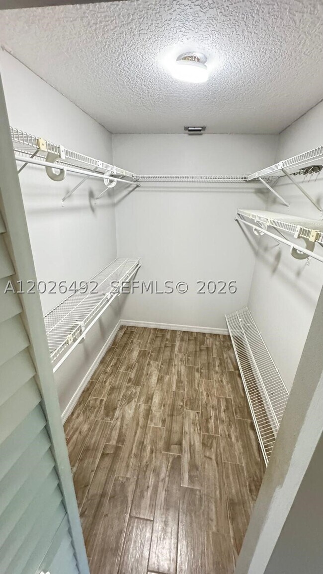 Building Photo - 2736 Carnation Ct