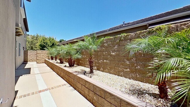 Building Photo - 4350 Bob White Rd