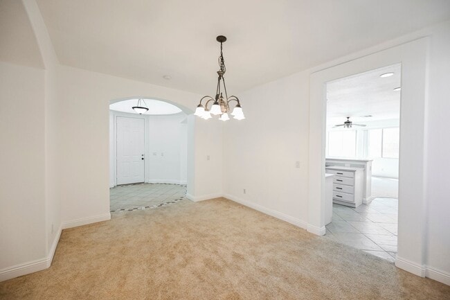 Building Photo - Welcome Home!  One Store Home