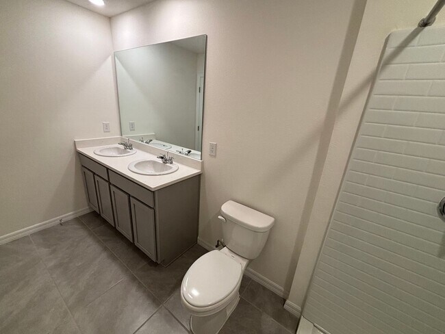 Building Photo - 8243 SW 67th Ave