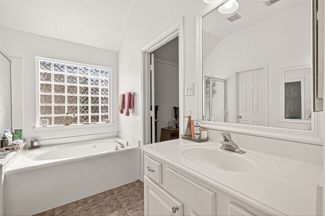 Building Photo - 7023 Westford Park Ln