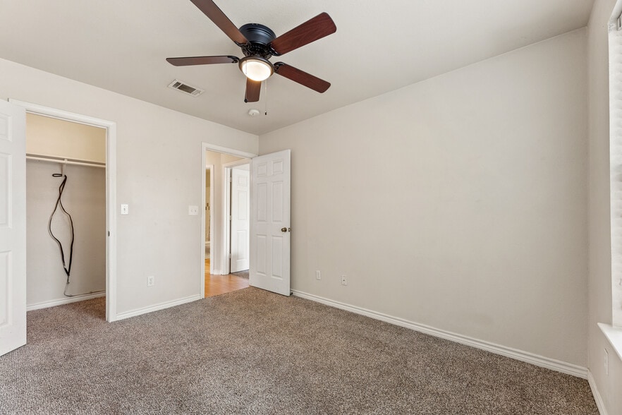 Building Photo - 100 Sendero Dr