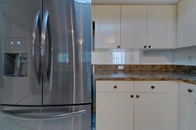 Building Photo - 9241 Jake's Path