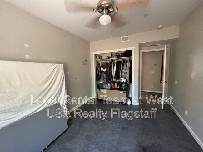 Building Photo - 522 S Fountaine St