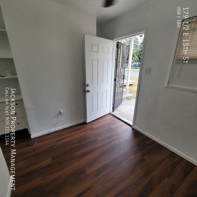 Building Photo - 179 1/2 E 15th St-