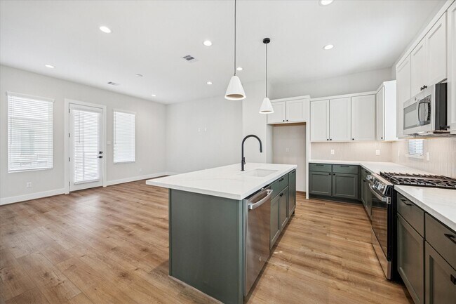 Building Photo - 520 Janisch Rd