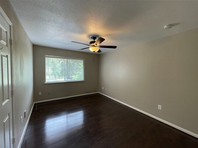 Building Photo - 12315 Glenview Dr