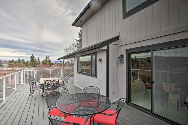 Building Photo - 18625 E Riverway Ave