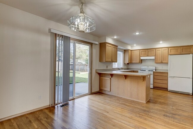 Building Photo - 3 Bedroom in Shannon Forest