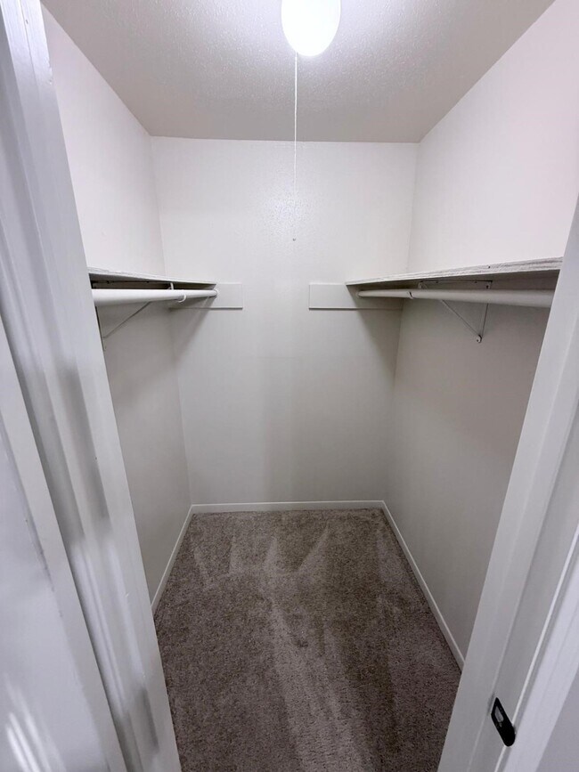 Building Photo - 1315 Tiny Tree Dr