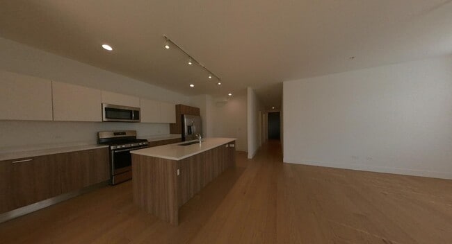 Building Photo - 1121 Greenleaf Ave