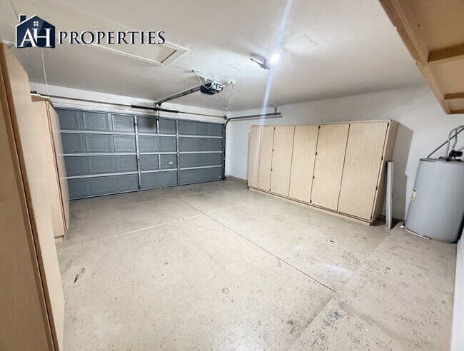 Building Photo - 9543 W Sunnyslope Ln