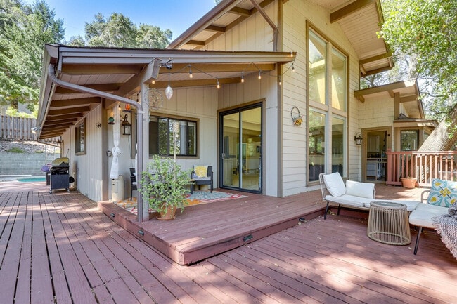 Building Photo - 2820 Greenway Dr