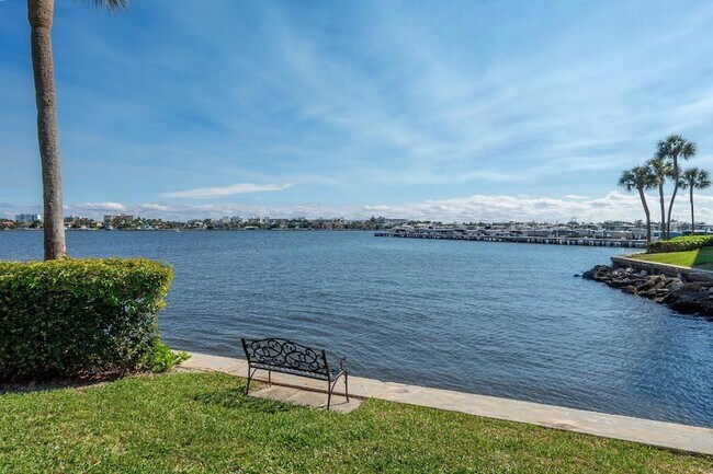 Building Photo - 890 N Federal Hwy