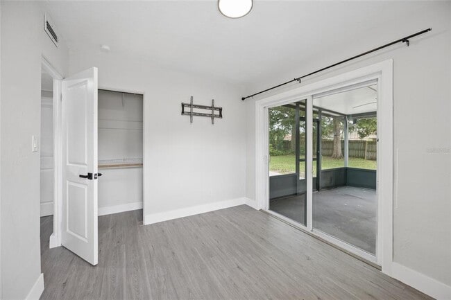 Building Photo - 6036 Dogwood Dr