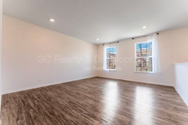 Building Photo - 596 Cimmaron Cir