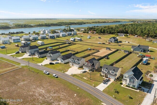 Building Photo - 216 Shell Rock Landing Rd