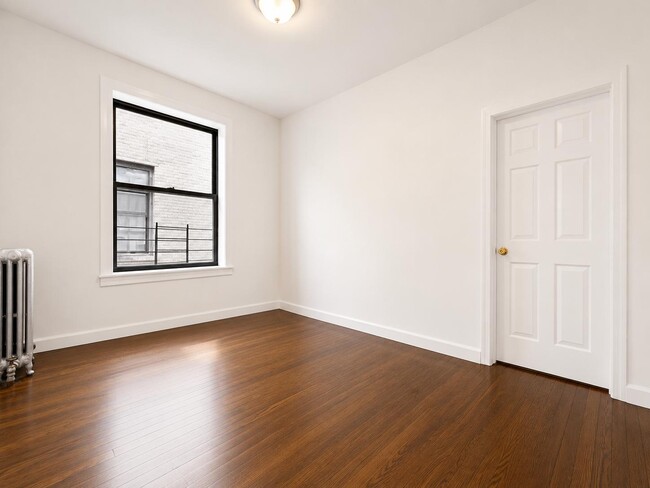 Building Photo - 529 W 151st St