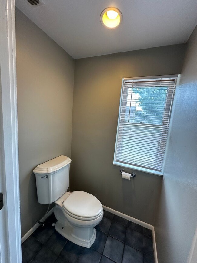 Building Photo - Collins Ave 241-243 MLR