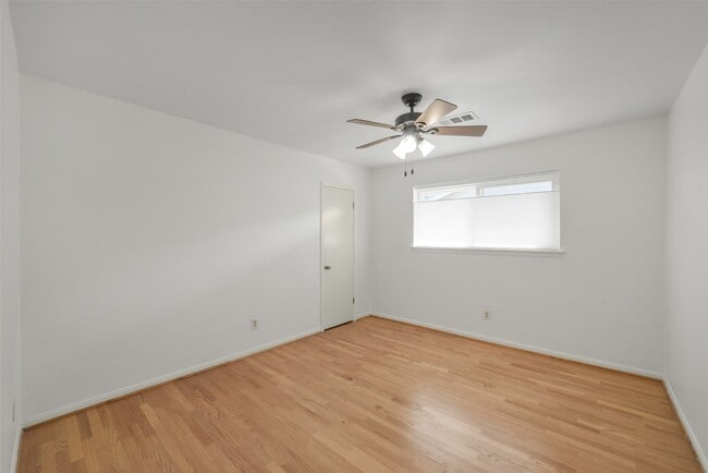 Building Photo - 8415 Braesdale Ln