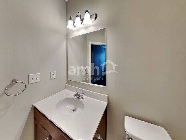 Building Photo - 804 Commerce Trl