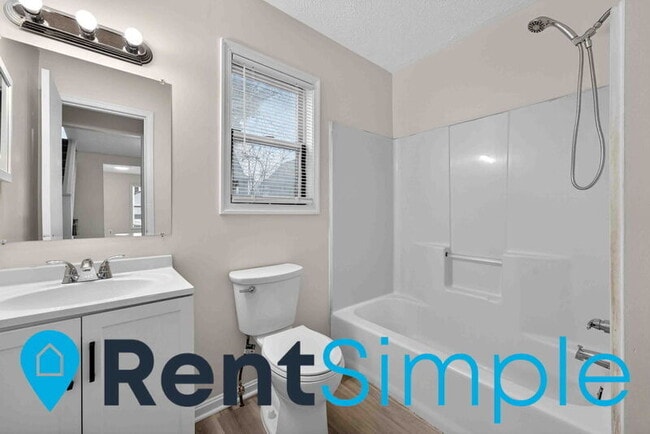 Building Photo - 432 Chase St