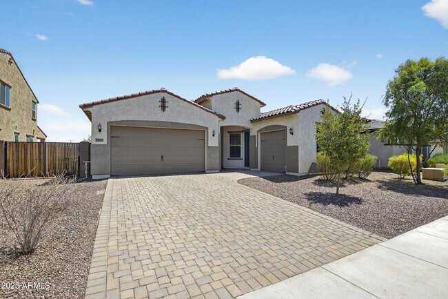 Building Photo - 3405 S 183rd Dr