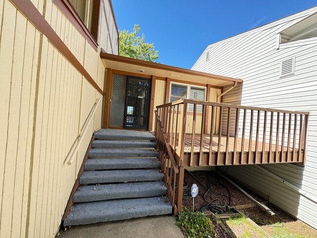 Building Photo - Lovely home in the Villas Community - Age Restricted Community 55+