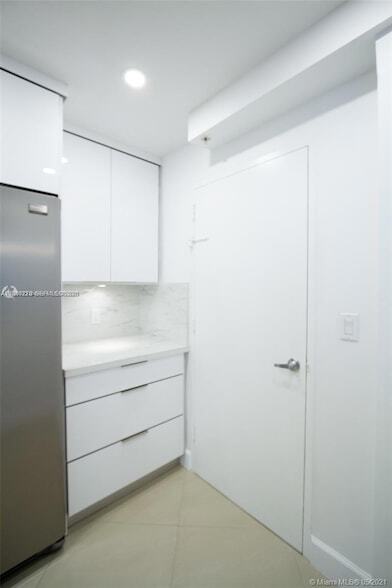 Building Photo - 3801 OCEAN Dr