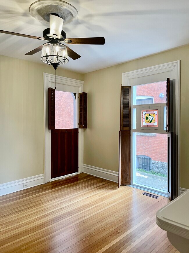1st Bedroom - 471 Virginia St