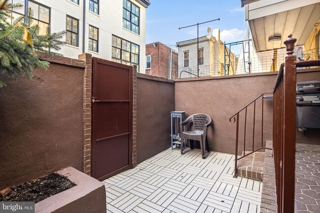 Building Photo - 1320 Mifflin St