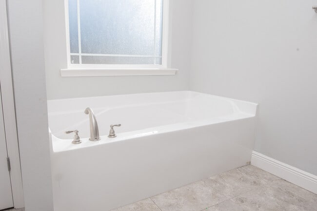Building Photo - 5567 Galaxy Dr