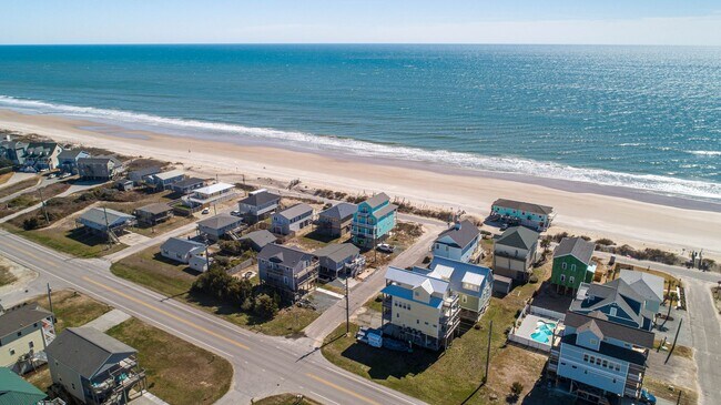 Building Photo - OFF-SEASON FURNISHED RENTAL AVAILABLE JAN and FEB '26